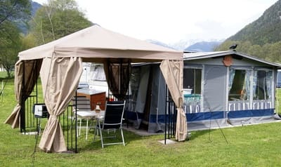 Campingwagen am Balaton mit Anbau